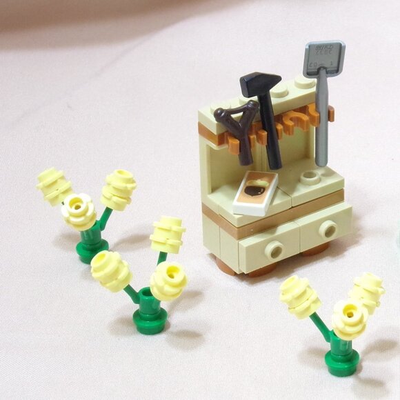 LEGO Animal Crossing Workbench with Garden Flowers Vegetables Watering Can 77049 - Picture 3 of 5